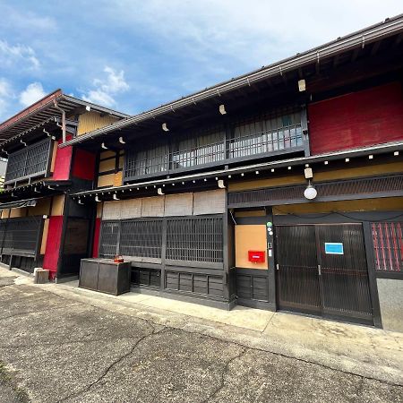 Hostel Murasaki Ryokan Такаяма Экстерьер фото