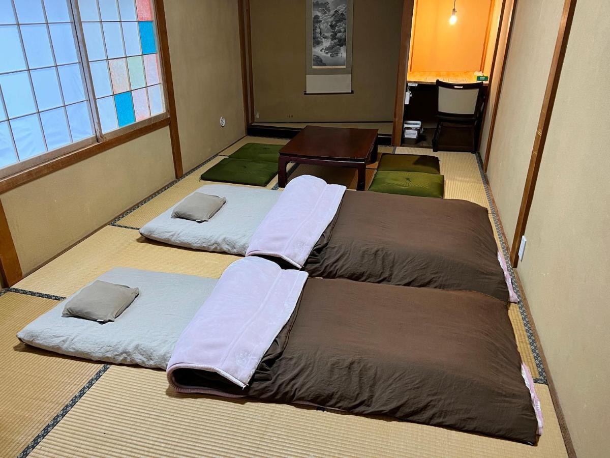 Hostel Murasaki Ryokan Такаяма Экстерьер фото