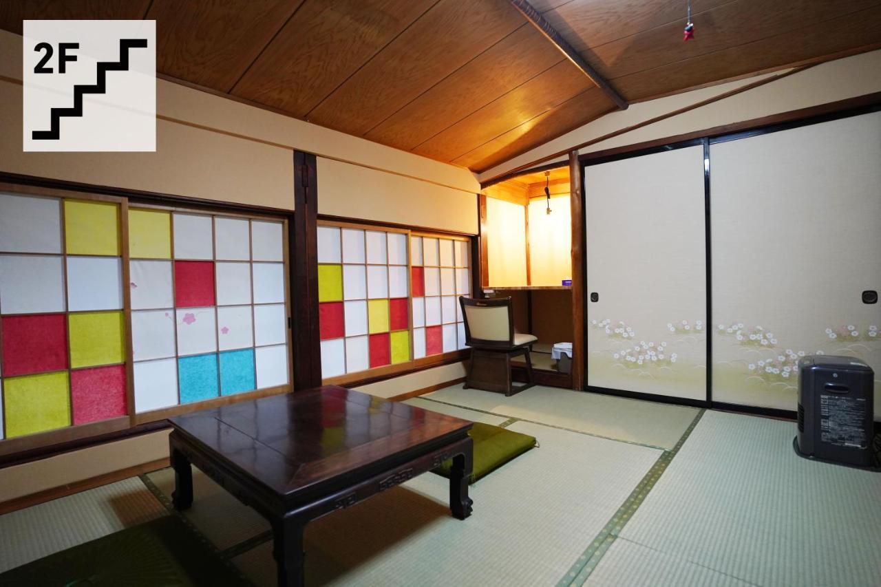 Hostel Murasaki Ryokan Такаяма Экстерьер фото