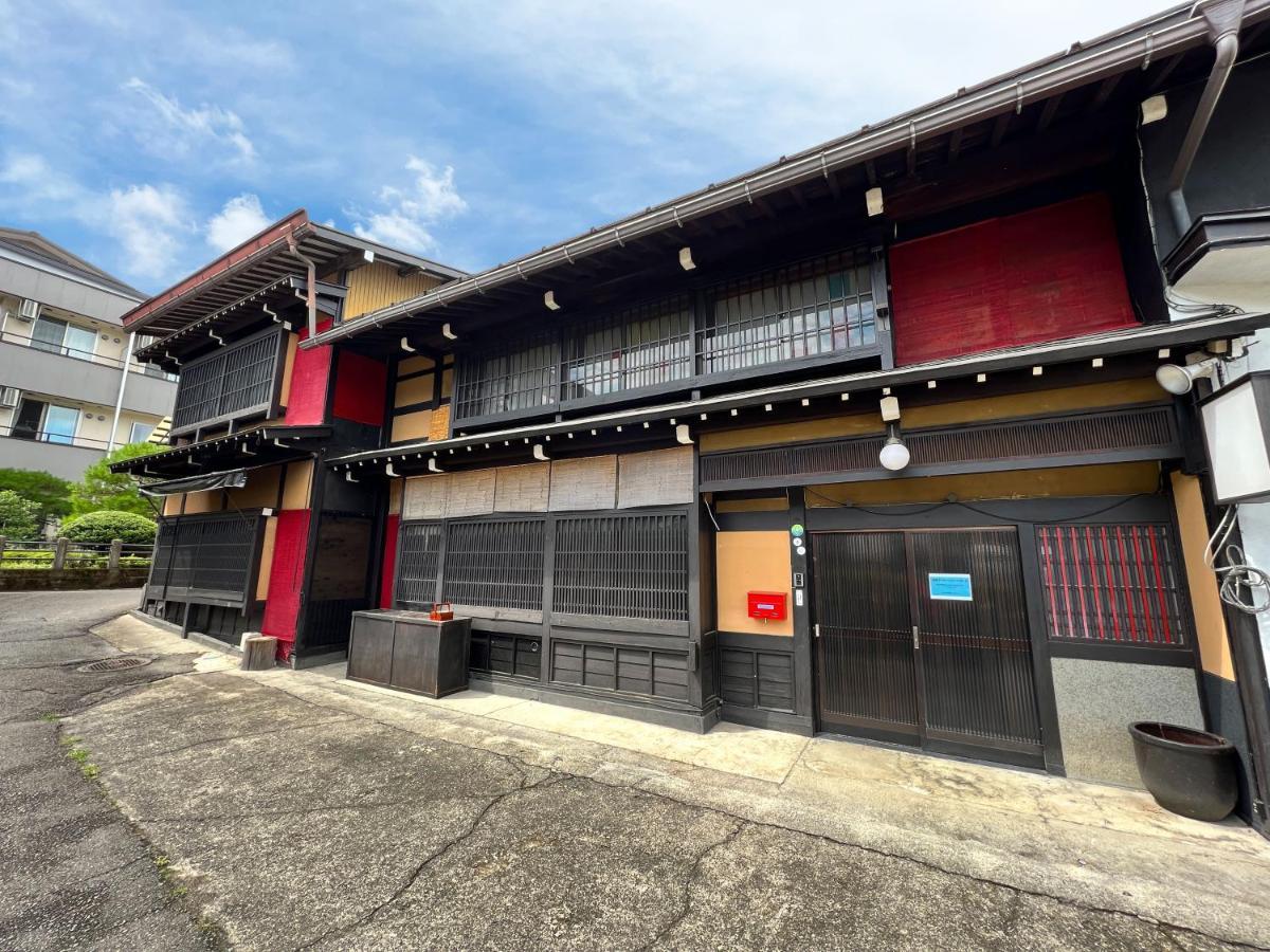 Hostel Murasaki Ryokan Такаяма Экстерьер фото