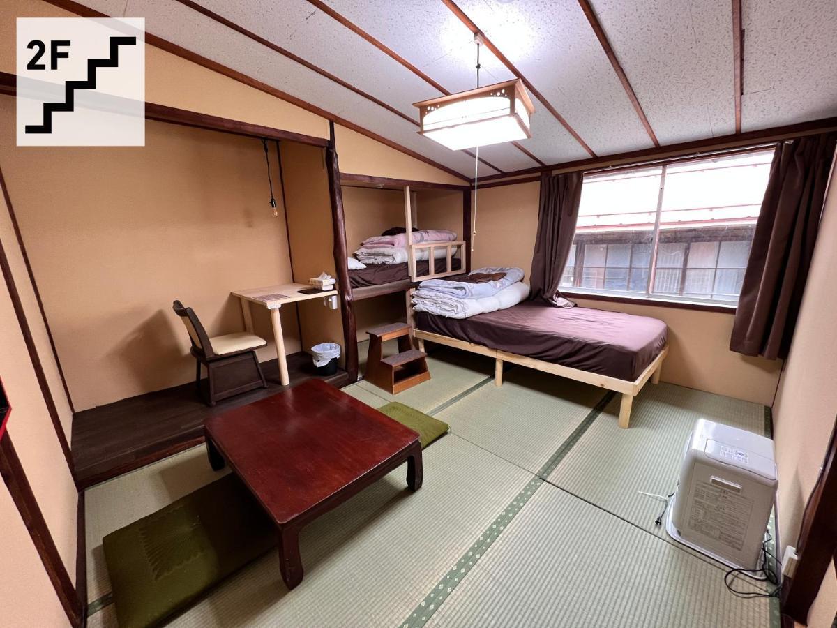 Hostel Murasaki Ryokan Такаяма Экстерьер фото