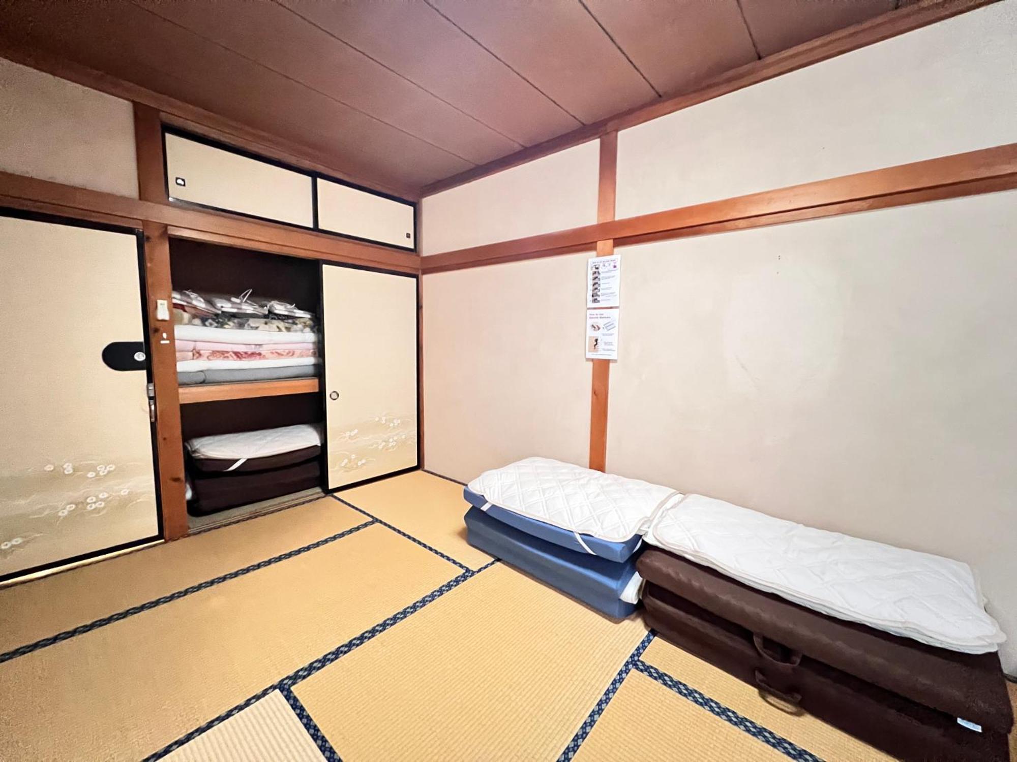 Hostel Murasaki Ryokan Такаяма Экстерьер фото