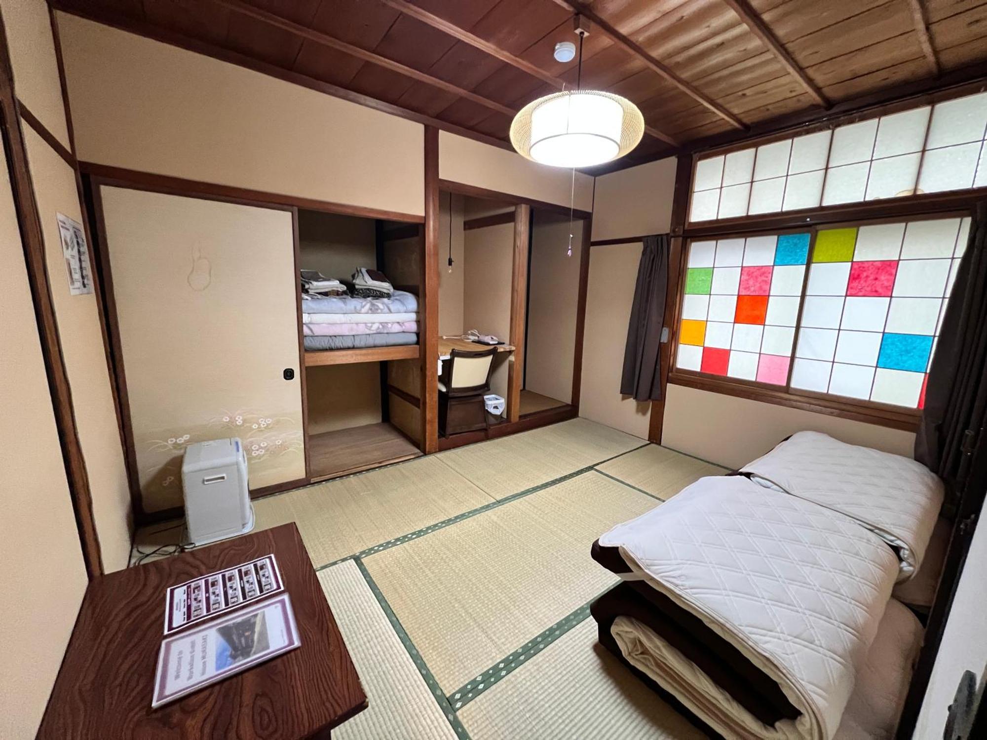 Hostel Murasaki Ryokan Такаяма Экстерьер фото