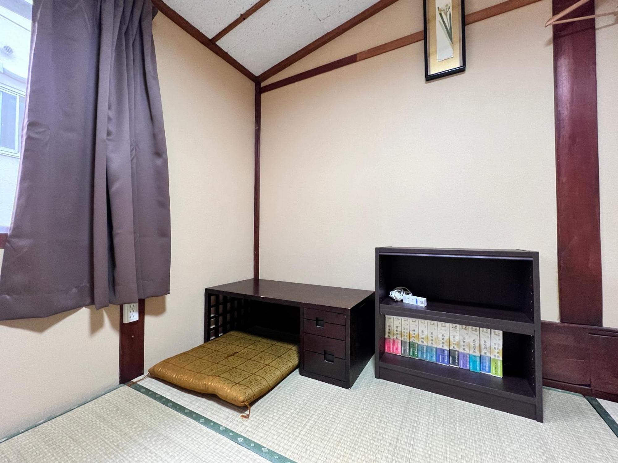 Hostel Murasaki Ryokan Такаяма Экстерьер фото