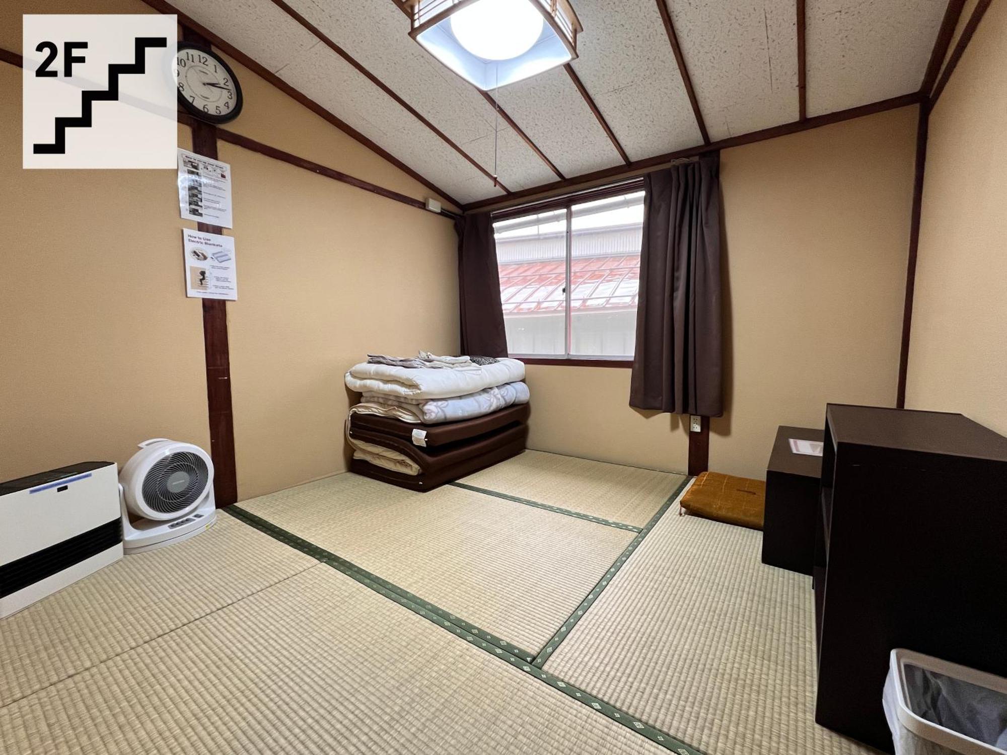 Hostel Murasaki Ryokan Такаяма Экстерьер фото