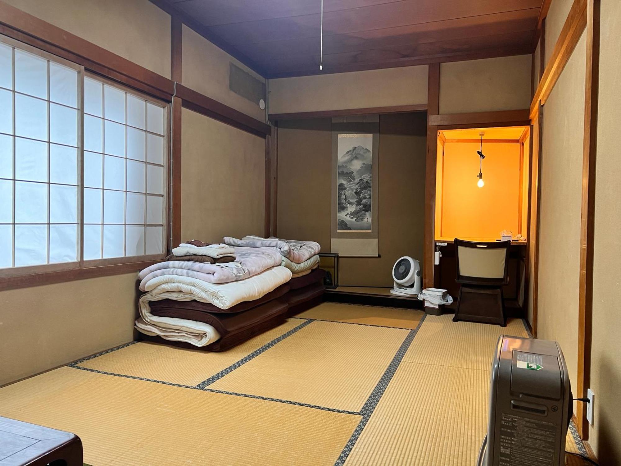 Hostel Murasaki Ryokan Такаяма Экстерьер фото