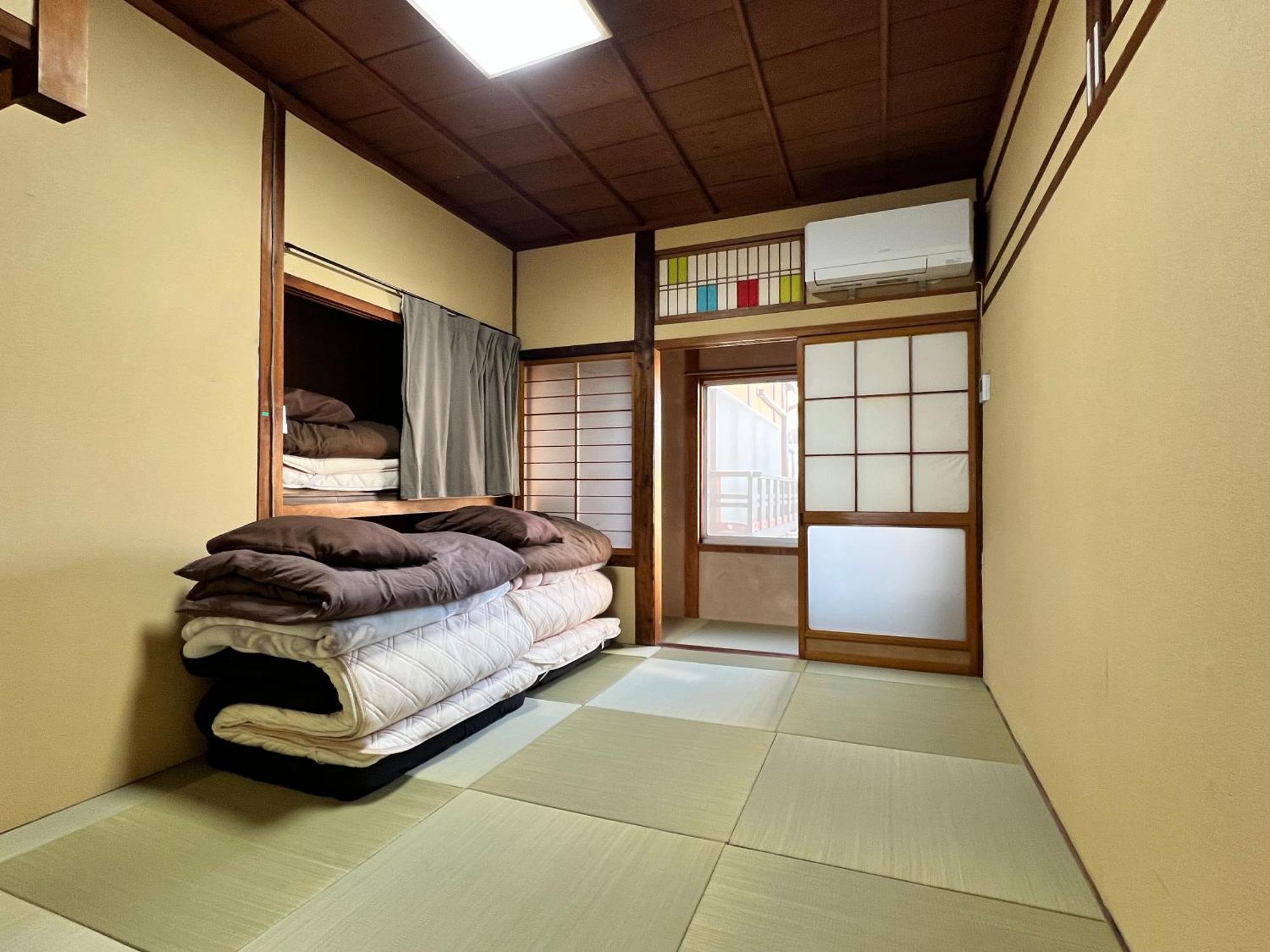 Hostel Murasaki Ryokan Такаяма Экстерьер фото